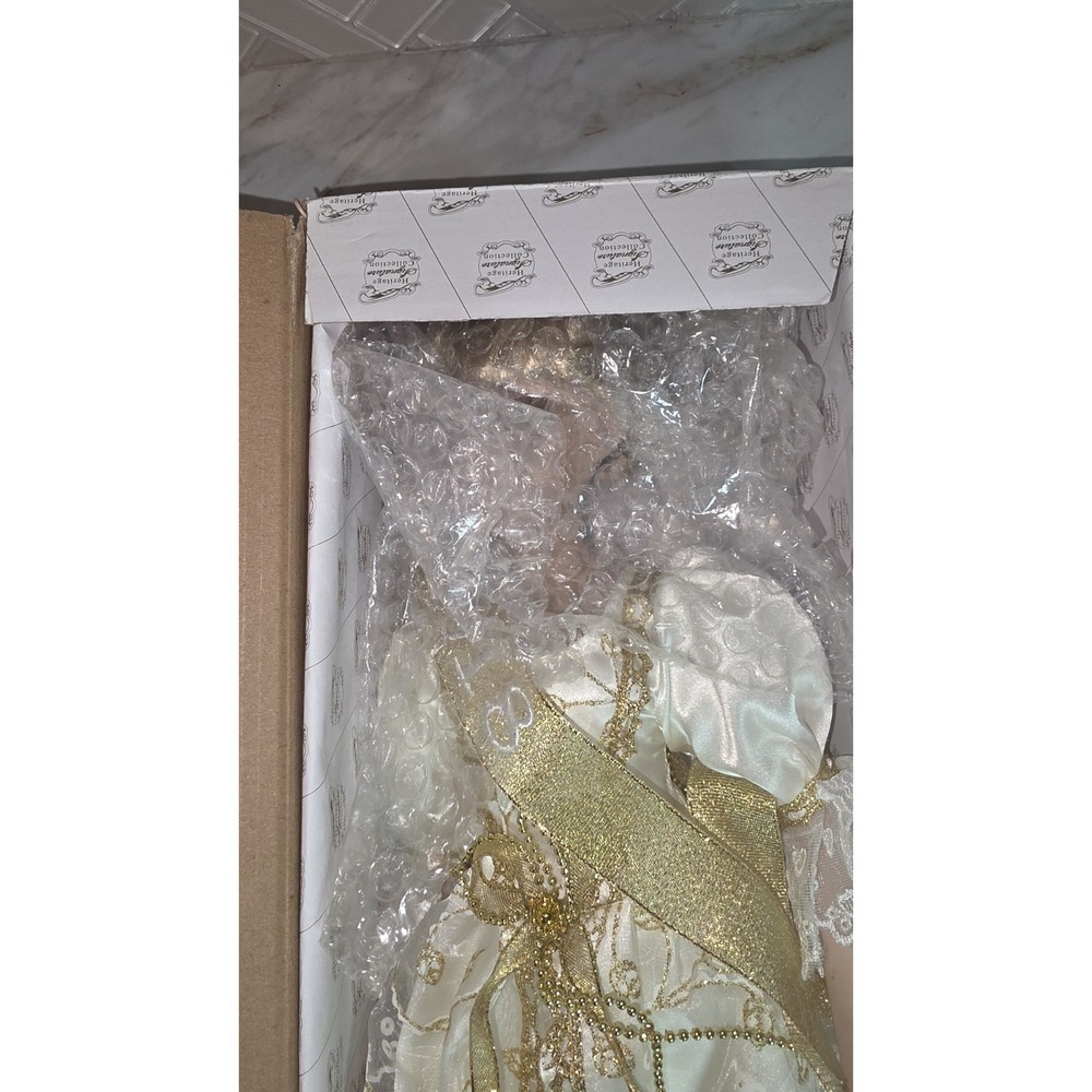 2018 Heritage Collection Angel Porcelain Doll New In Box - Picture 10 of 11
